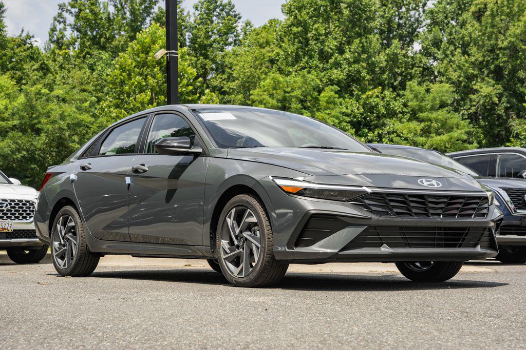 new 2025 Hyundai Elantra car, priced at $19,295