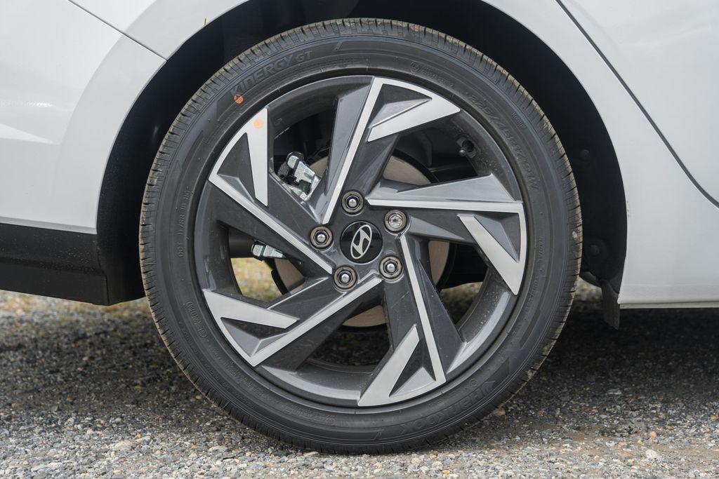 new 2025 Hyundai Elantra car, priced at $25,186