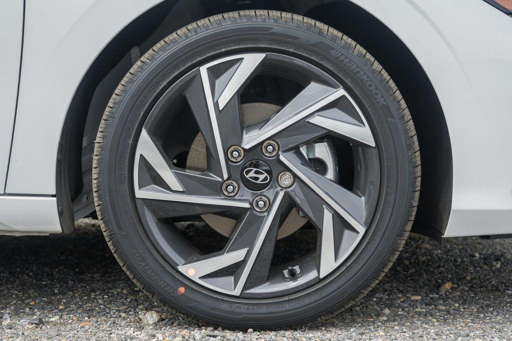 new 2025 Hyundai Elantra car, priced at $25,186