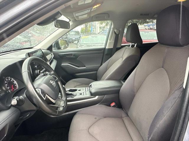 used 2022 Toyota Highlander car, priced at $27,700