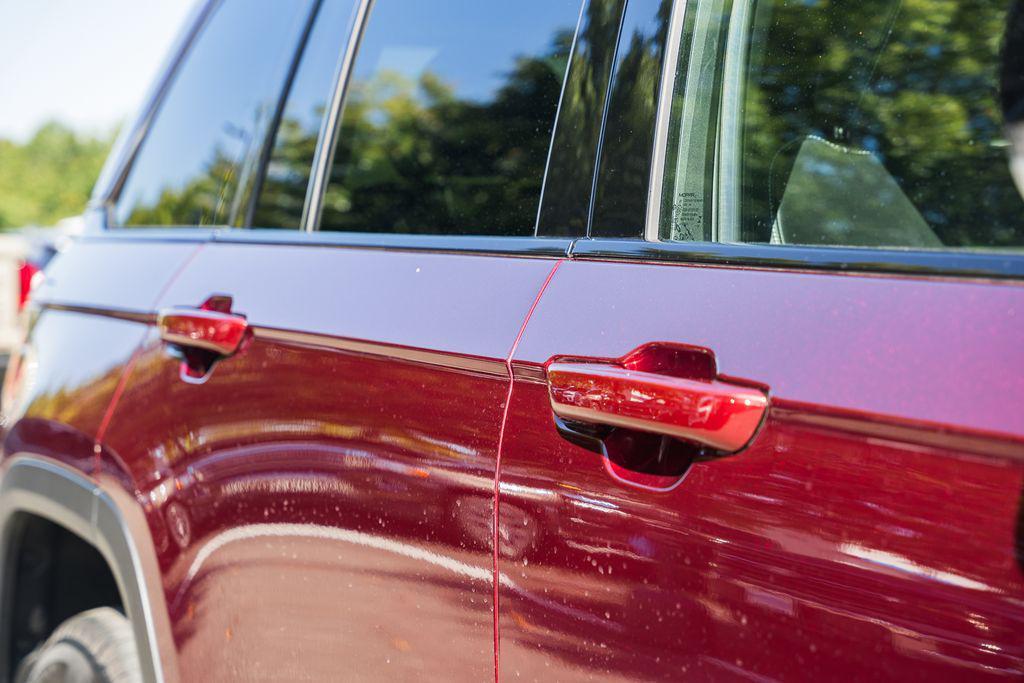 used 2024 Jeep Grand Cherokee car, priced at $34,500