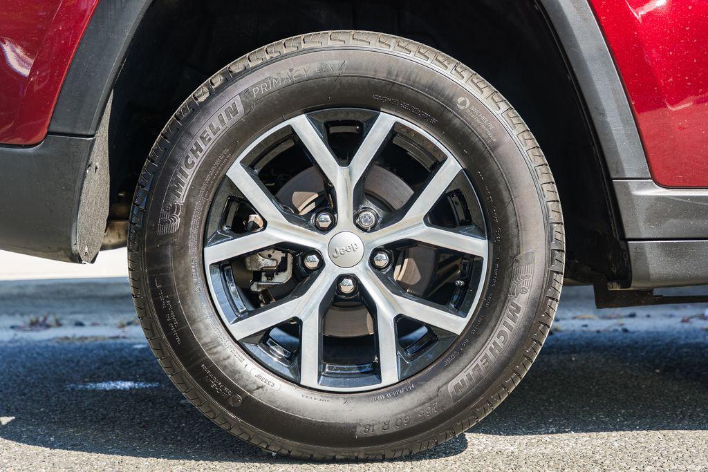 used 2024 Jeep Grand Cherokee car, priced at $34,500