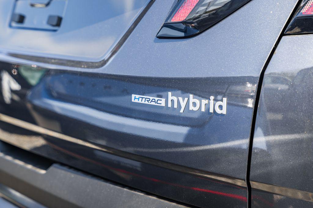 new 2025 Hyundai TUCSON Hybrid car, priced at $30,423