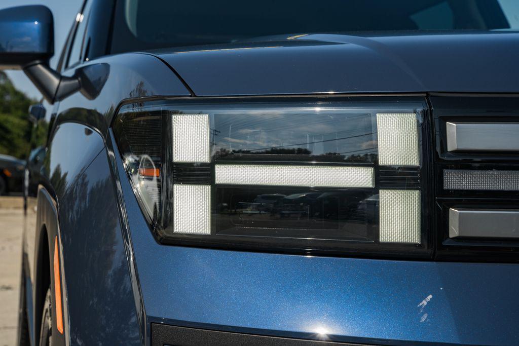 used 2025 Hyundai Santa Fe car, priced at $34,000