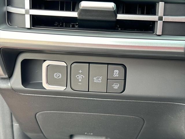 new 2025 Hyundai Santa Fe car, priced at $40,738