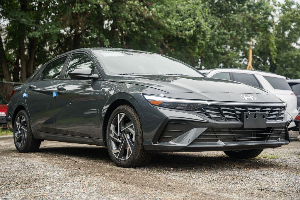 new 2025 Hyundai Elantra car, priced at $19,295