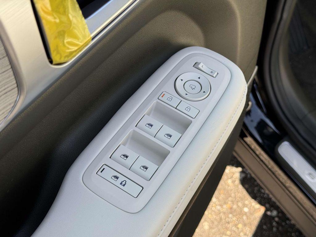 new 2025 Hyundai SANTA FE HEV car, priced at $42,277