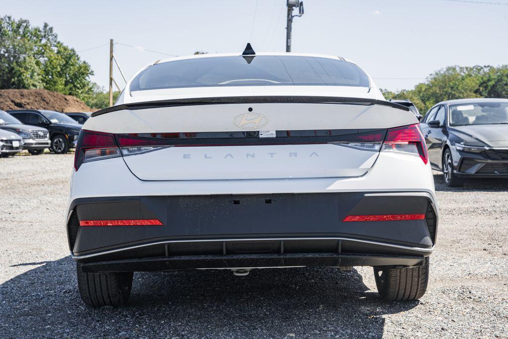 new 2025 Hyundai Elantra car, priced at $19,784
