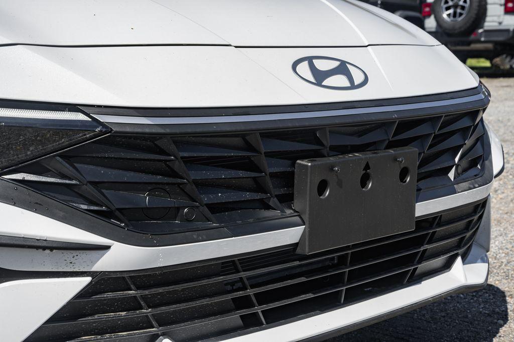 new 2025 Hyundai Elantra car, priced at $19,784