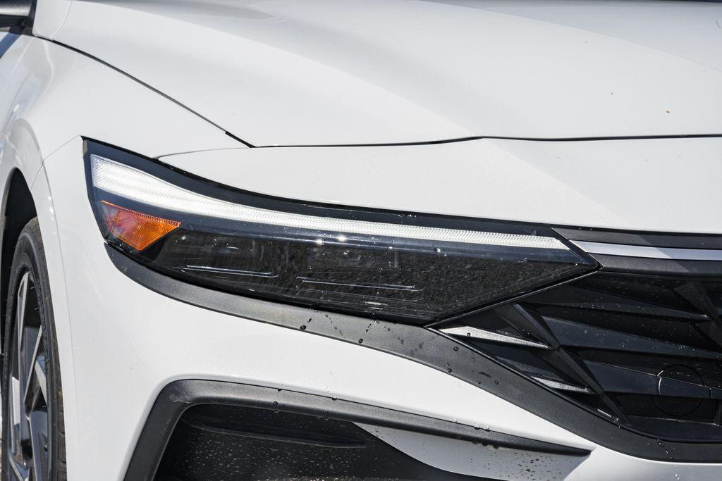 new 2025 Hyundai Elantra car, priced at $19,784