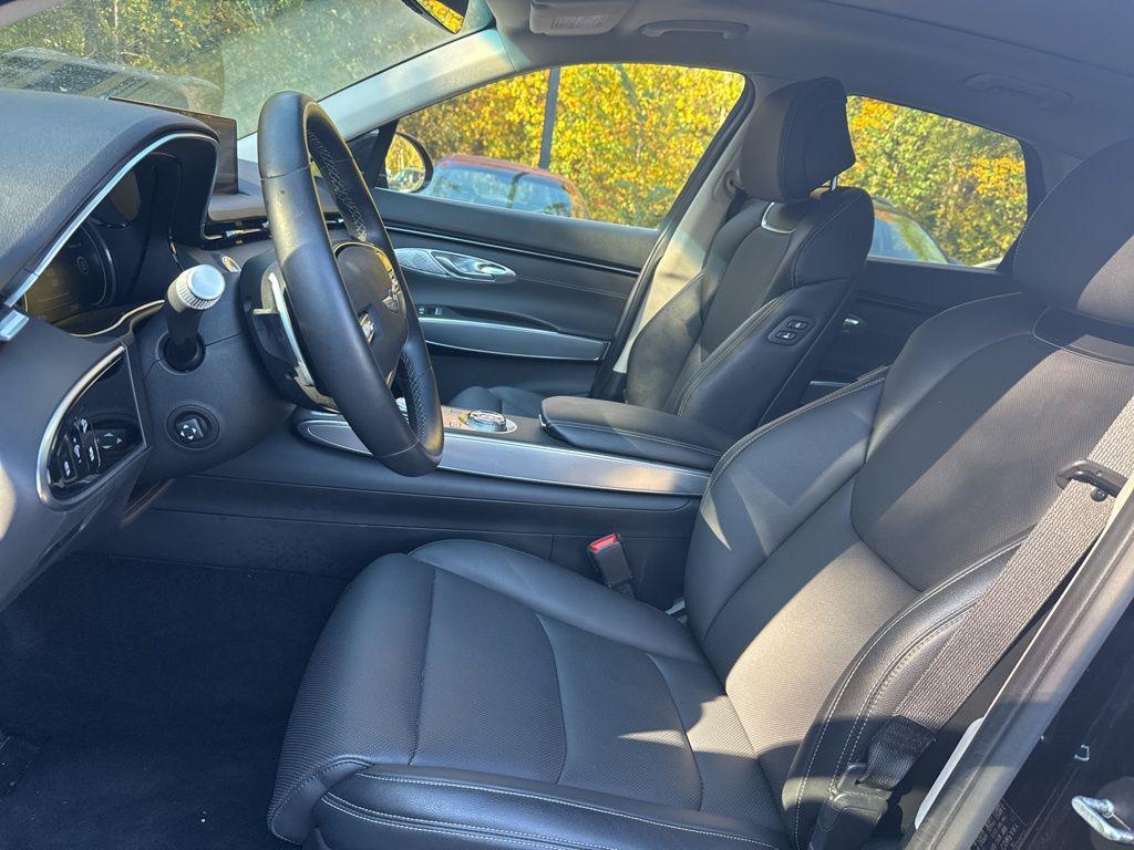 used 2025 Genesis GV70 car, priced at $40,000