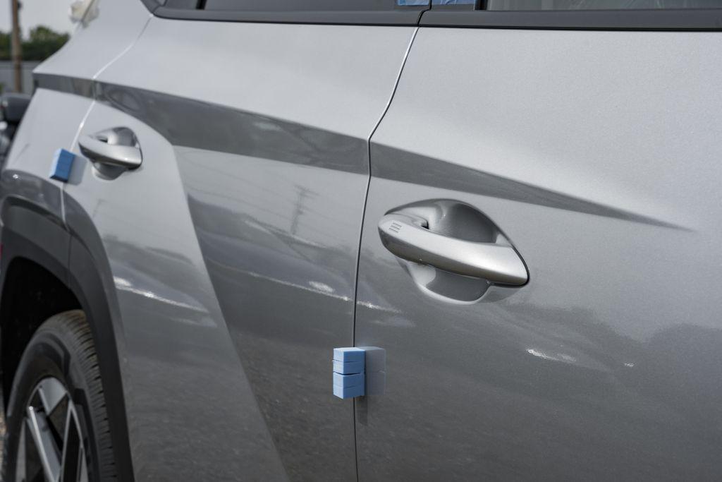 new 2025 Hyundai TUCSON Hybrid car, priced at $31,181