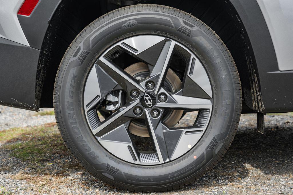 new 2025 Hyundai TUCSON Hybrid car, priced at $31,181