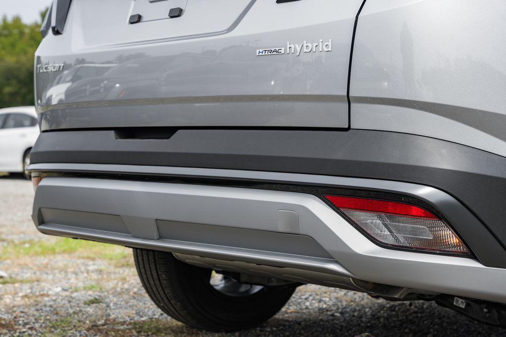 new 2025 Hyundai TUCSON Hybrid car, priced at $31,181