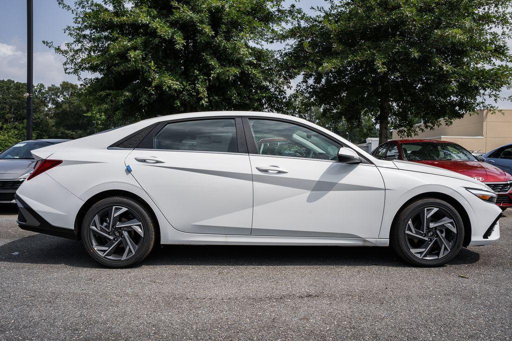 new 2025 Hyundai Elantra car, priced at $23,247