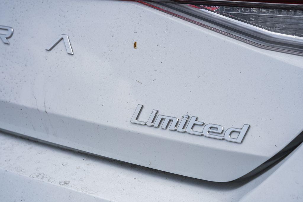 new 2025 Hyundai Elantra car, priced at $25,247