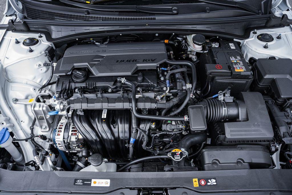 new 2025 Hyundai Elantra car, priced at $25,247