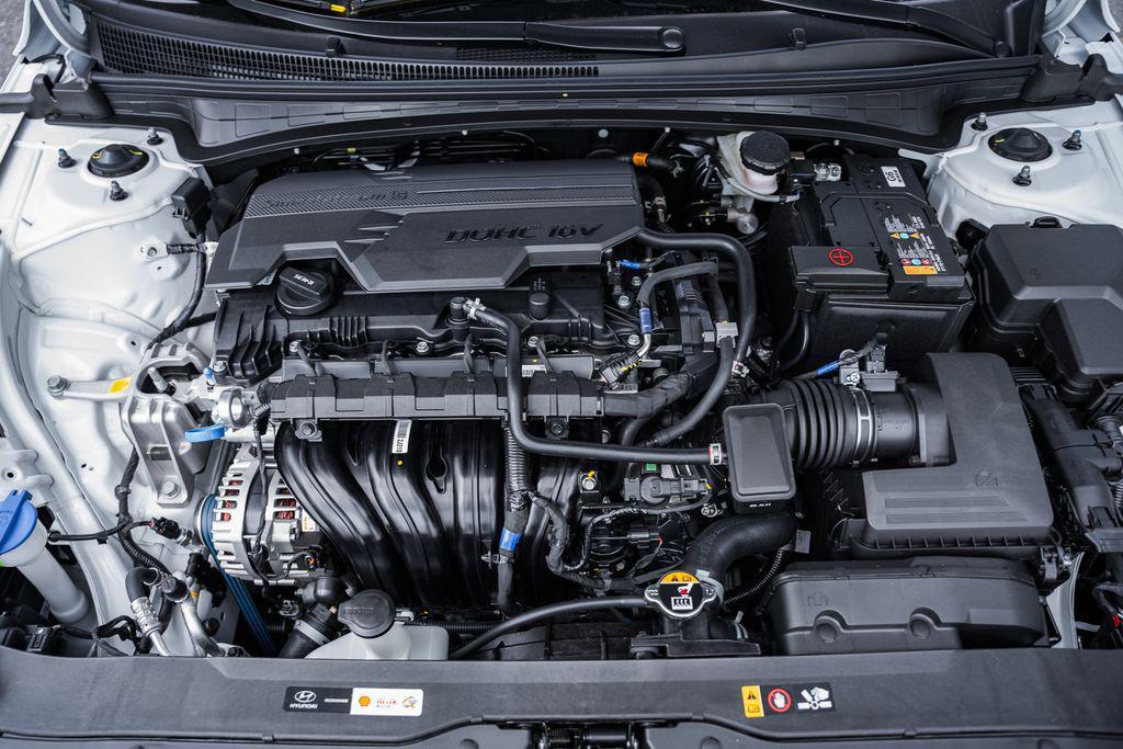 new 2025 Hyundai Elantra car, priced at $23,247