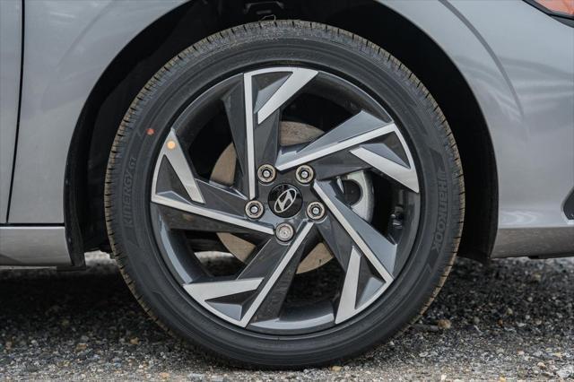 new 2025 Hyundai Elantra car, priced at $28,670