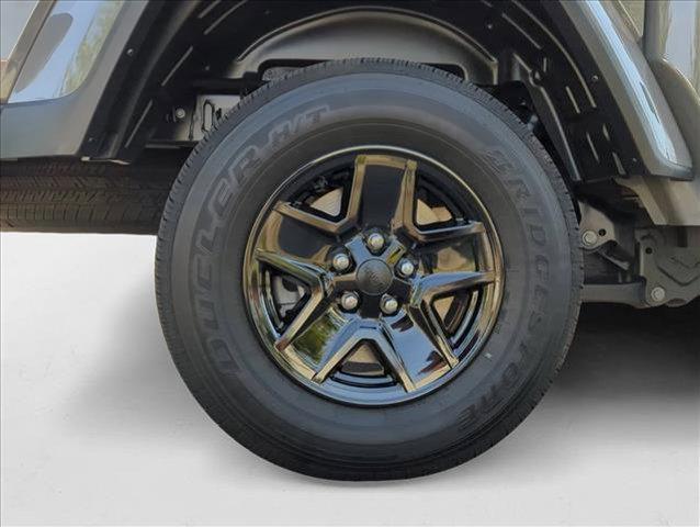 used 2022 Jeep Gladiator car, priced at $32,211