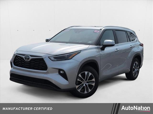 used 2023 Toyota Highlander car, priced at $34,132
