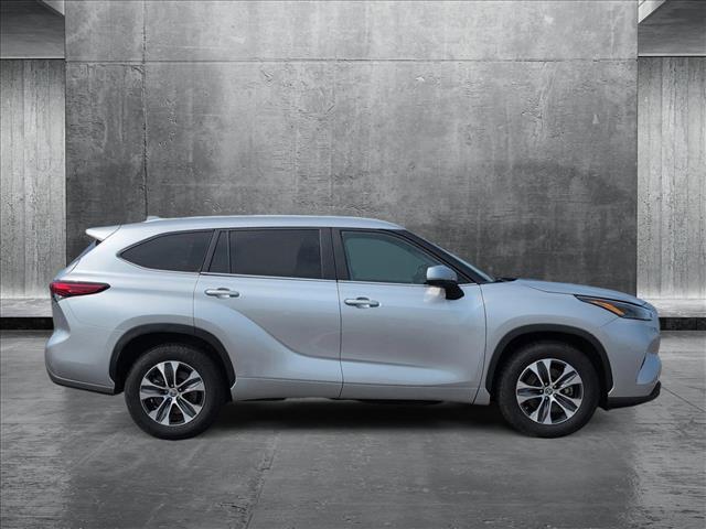 used 2023 Toyota Highlander car, priced at $37,408