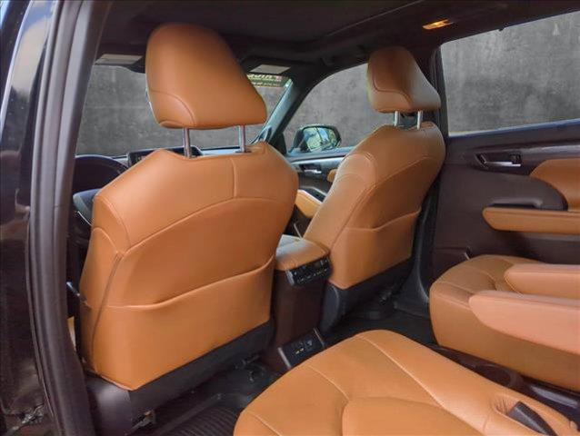 used 2020 Toyota Highlander Hybrid car, priced at $36,420