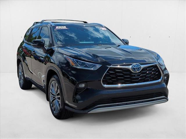 used 2020 Toyota Highlander Hybrid car, priced at $33,297