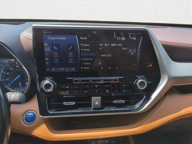 used 2020 Toyota Highlander Hybrid car, priced at $33,297
