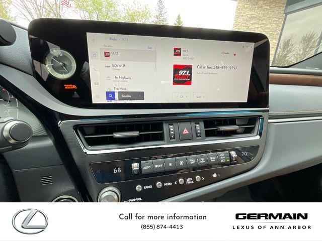 new 2025 Lexus ES 300h car