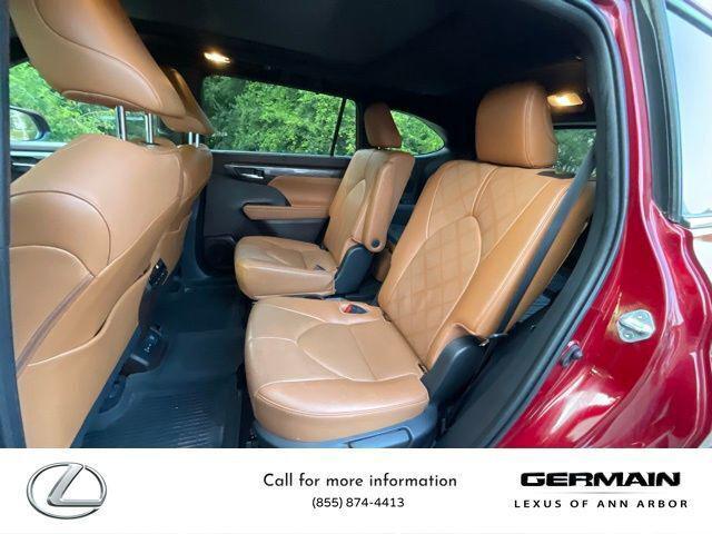 used 2022 Toyota Highlander Hybrid car, priced at $43,995
