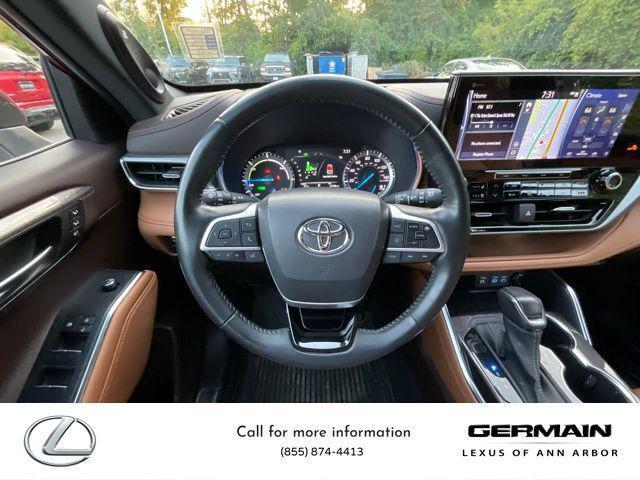 used 2022 Toyota Highlander Hybrid car, priced at $43,995