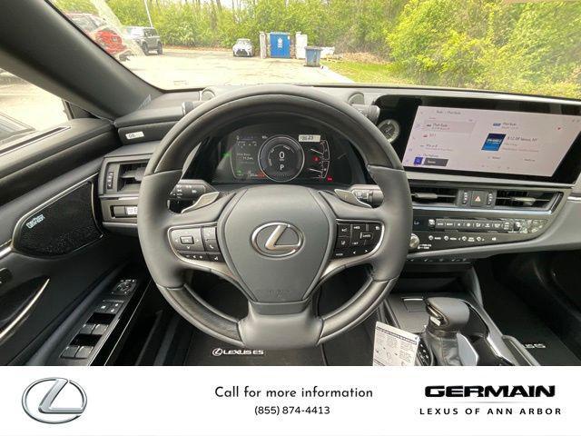 new 2025 Lexus ES 300h car