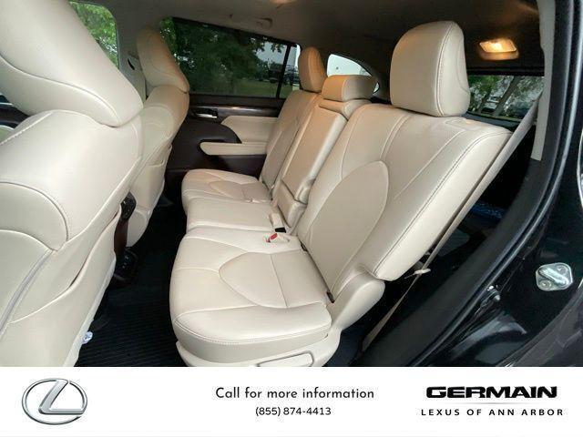 used 2021 Toyota Highlander Hybrid car, priced at $38,995