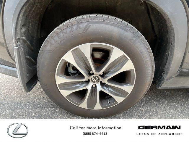 used 2021 Toyota Highlander car, priced at $28,495