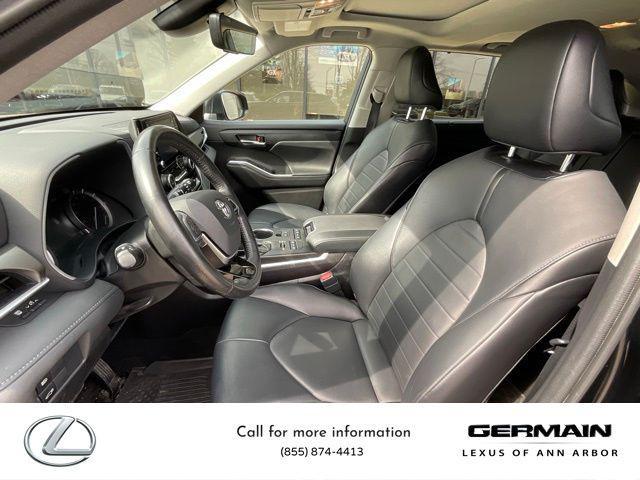 used 2021 Toyota Highlander car, priced at $28,495