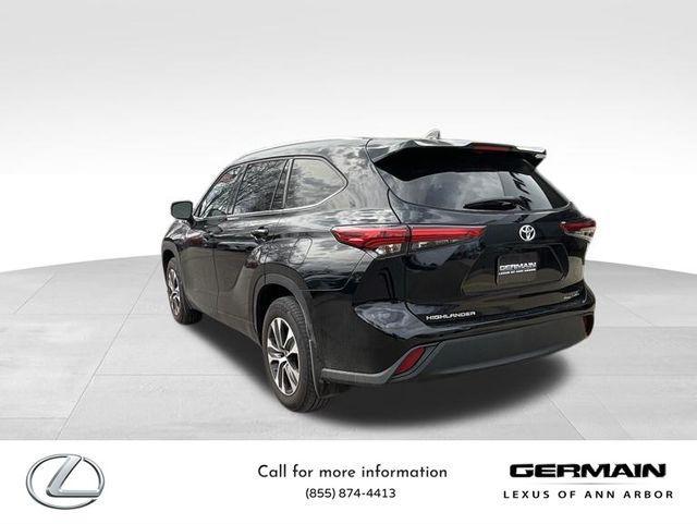 used 2021 Toyota Highlander car, priced at $28,495