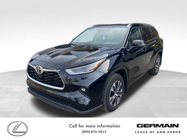 used 2021 Toyota Highlander car, priced at $29,995