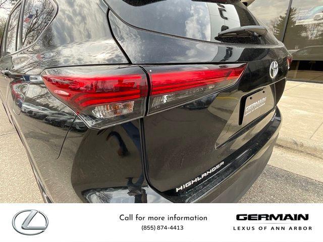 used 2021 Toyota Highlander car, priced at $28,495
