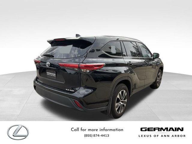 used 2021 Toyota Highlander car, priced at $28,495