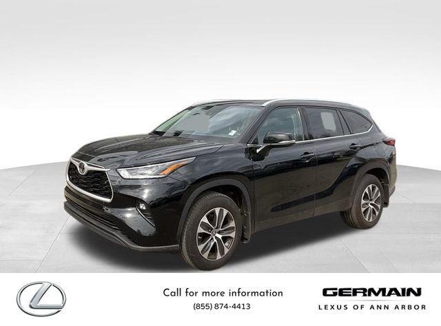 used 2021 Toyota Highlander car, priced at $28,495