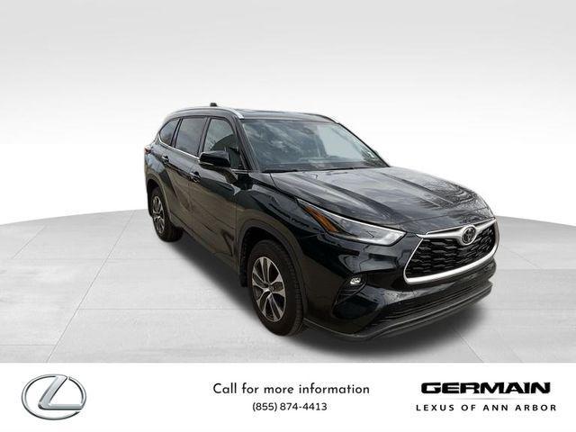 used 2021 Toyota Highlander car, priced at $28,495