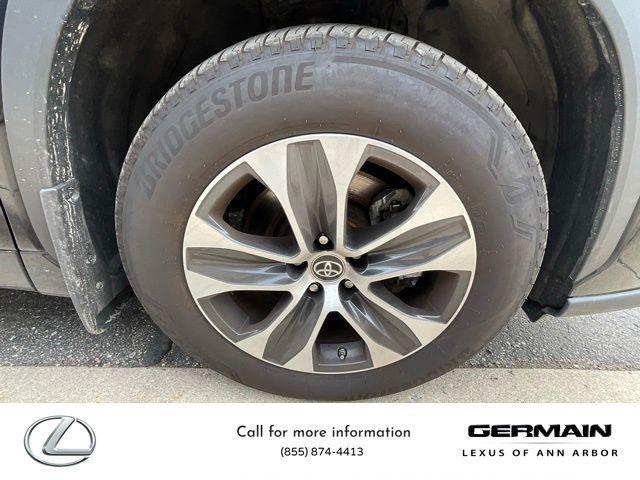 used 2021 Toyota Highlander car, priced at $28,495