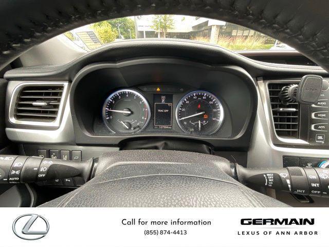 used 2015 Toyota Highlander car, priced at $18,945