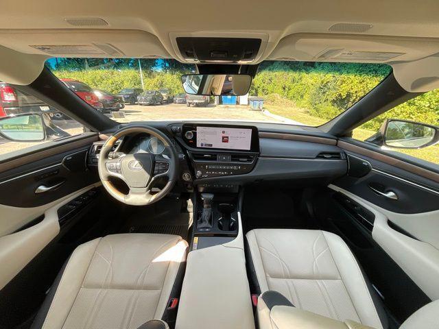 used 2024 Lexus ES 300h car, priced at $47,995