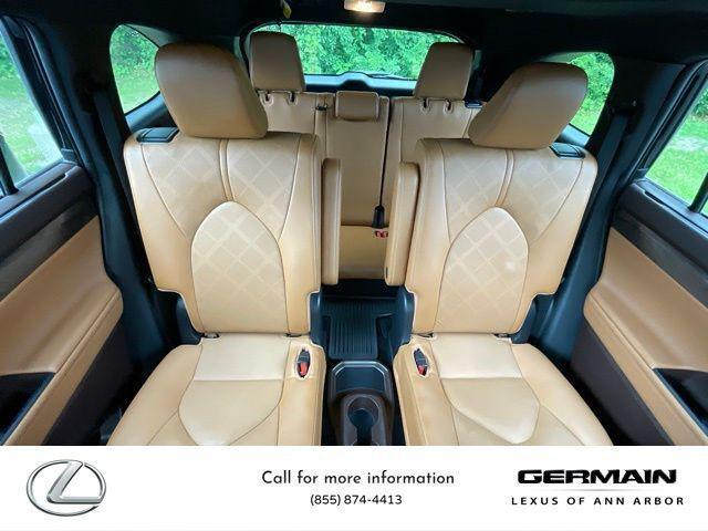 used 2022 Toyota Highlander Hybrid car