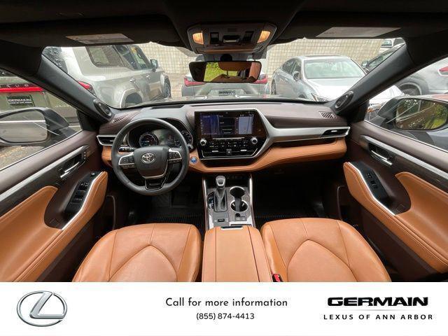 used 2022 Toyota Highlander Hybrid car