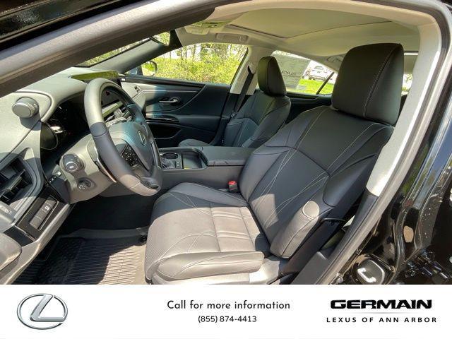 new 2025 Lexus ES 300h car