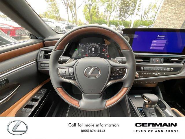 new 2025 Lexus ES 300h car
