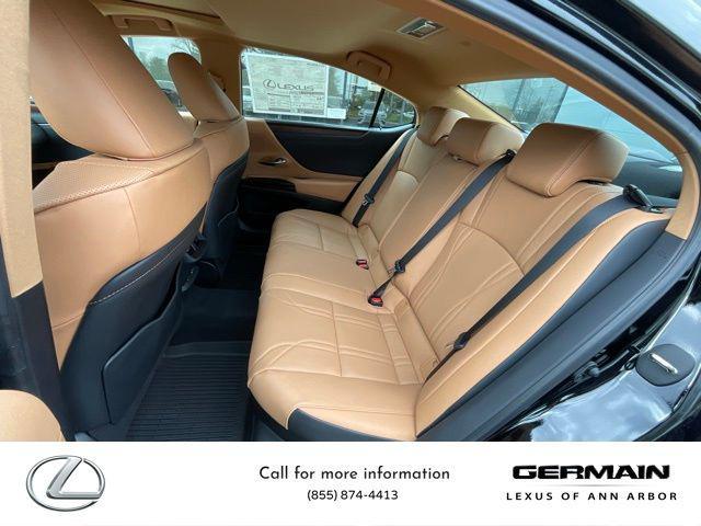 new 2025 Lexus ES 300h car
